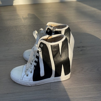 DKNY jalatsid