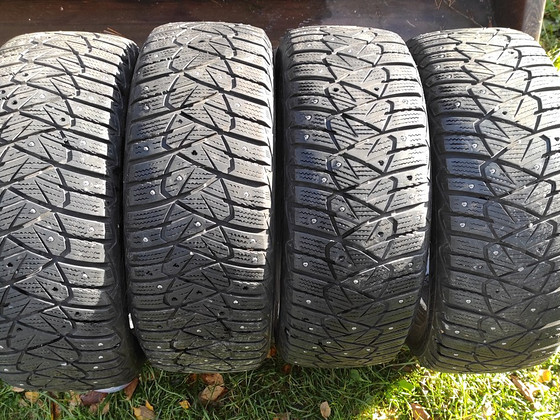 Dunlop R16