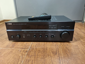 Yamaha RX-397 AM/FM Stereo Receiver (1 фото из 3)