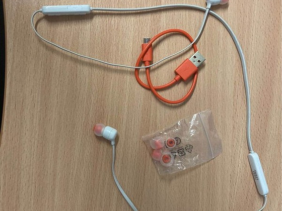 Bluetooth kõrvaklapid JBL Tune 110BT