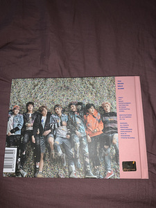 Альбом bTS (2 фото из 3)