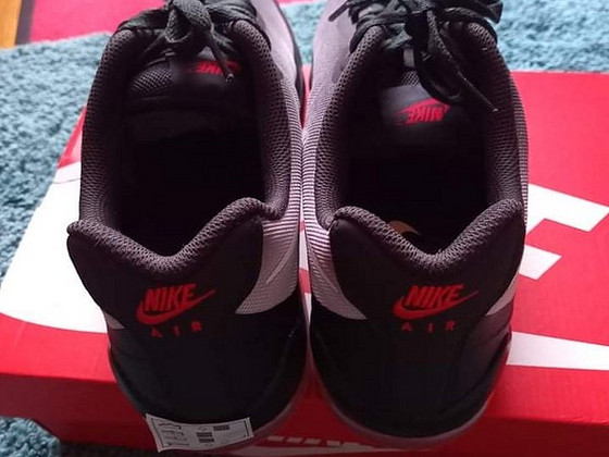 Кроссовки Nike Air Max Invigor
