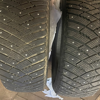 Продам шипованные шины 215/55 R17