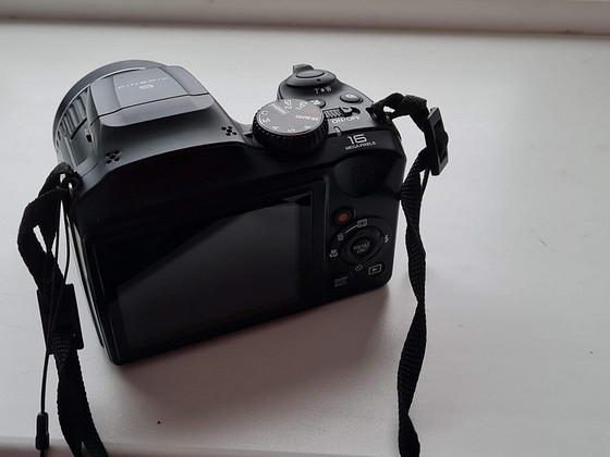 ЦИФРОВАЯ КАМЕРА - FinePix S4700 - 28-кратное увеличение