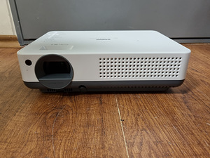Sanyo PLC-XW57 (1 foto / 4)