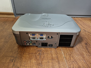Hitachi CP-X444 (2 foto / 4)