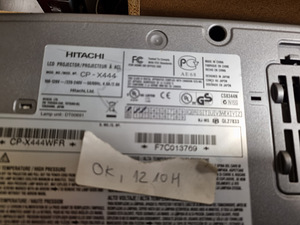 Hitachi CP-X444 (3 foto / 4)