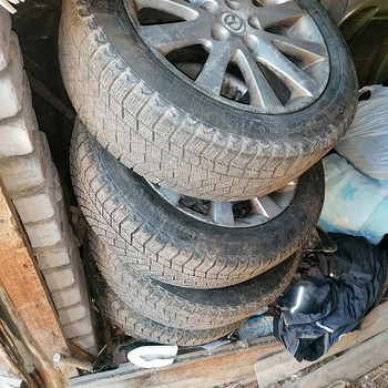 Продам зимнюю резину на Мазду 6