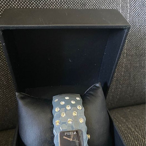 Furla часы (3 фото из 4)