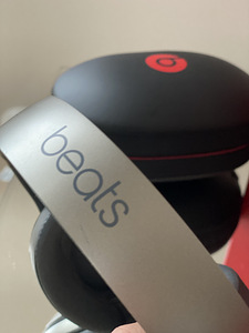 Беспроводные наушники Beats Studio Wireless, серый (7 фото из 10)