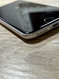 Продать iPhone Se 2020 | (4 фото из 8)