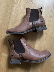 Женские сапоги Mustang 37 (2 фото из 3)