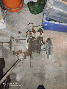 Politsei käigukast UAZ Käigukast UAZ (4 foto / 4)