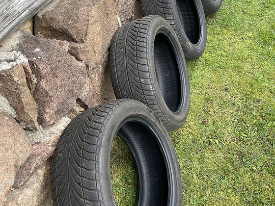 245/45 R18 - Goodyear Ultragrip 8 Performance