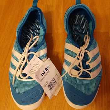 Кроссовки adidas
