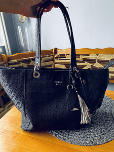 Сумка guess (1 фото из 1)