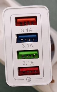 4 USB peasaga adapter kiirlaadija 5Vx3A (1 foto / 2)