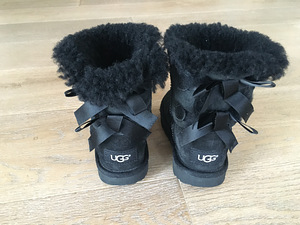 UGG Зимние сапоги (2 фото из 4)