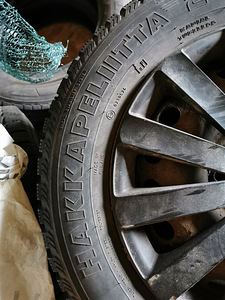 Шипованные шины Nokian Hakkapeliitta 195/65 R15 (3 фото из 5)