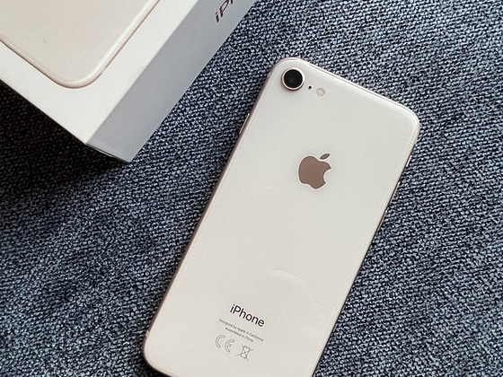 iPhone 8