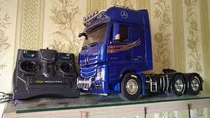 Mercedes Benz Actros 3363 Giga Space 6x4 RC 1:14 (2 foto / 3)