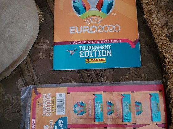 UEFA EURO 2020 album ja kleepsud