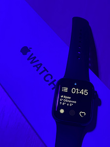 Apple Watch SE (1 фото из 3)