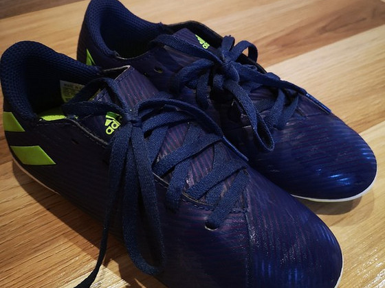 Футбольные бутсы adidas 31.5