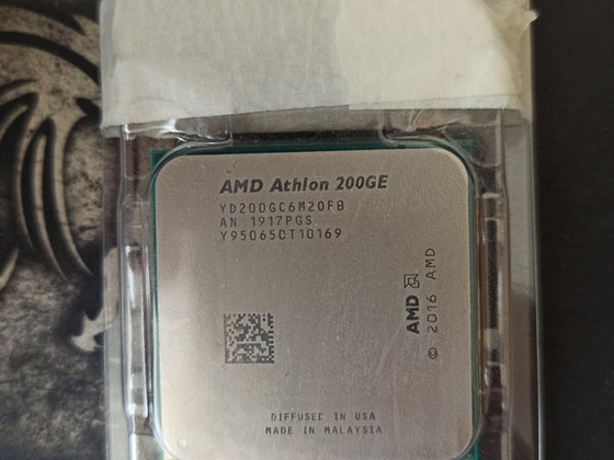 AMD Athlon 200GE, 35Вт, 3.2GHz (Radeon Vega 3 Graphics)