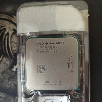 AMD Athlon 200GE, 35W, 3.2GHz (Radeon Vega 3 Graphics)