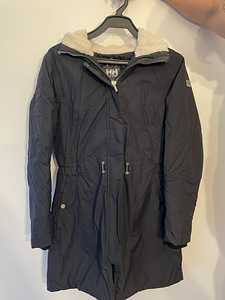 Женская парка helly hansen - размер M (2 фото из 4)