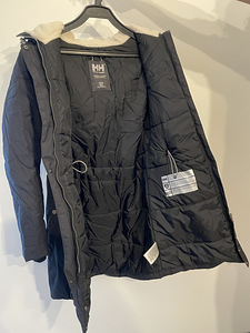 Женская парка helly hansen - размер M (3 фото из 4)