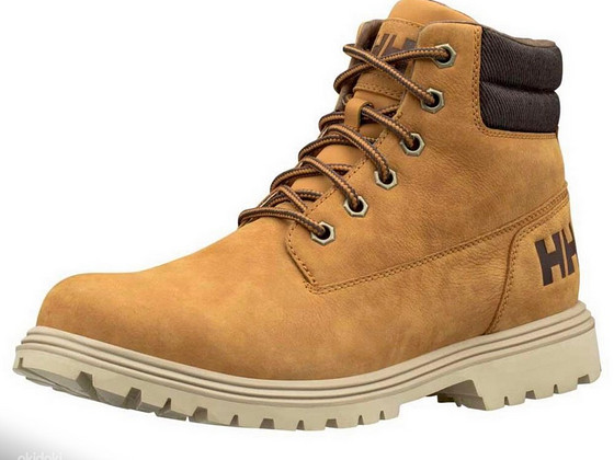 Продам зимнюю обувь helly hansen