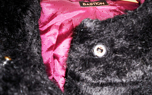 Bastion karvane must mantel kapuutsiga (44-46/ 2XL) (4 foto / 9)