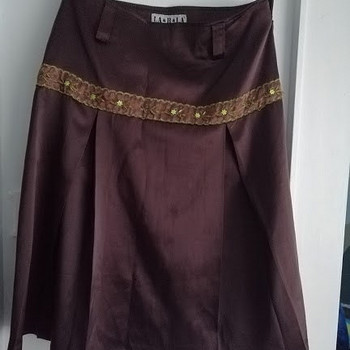Kaunis tikandiga seelik , suurus 40