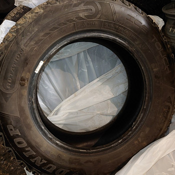 Dunlop Ice Touch 215/65/16