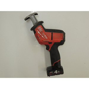 Аккумуляторная сабельная пила Milwaukee M12 FUEL CHZ-402C (4 фото из 5)