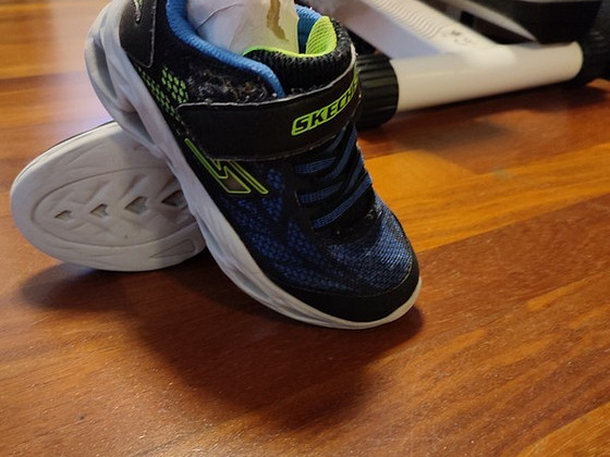 Skechers tossud s 27