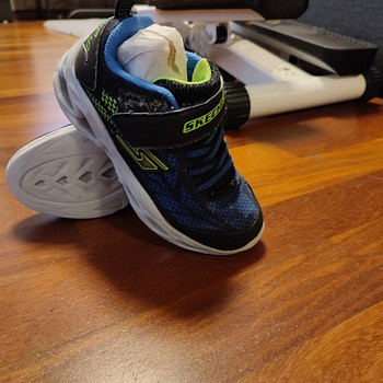 Skechers кроссовки 27