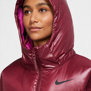 Naiste parka Nike (4 foto / 8)