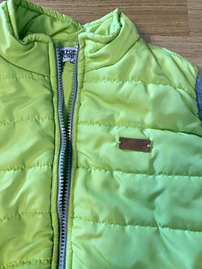 Emporio Armani vest, kuni 134 suurus (2 foto / 3)