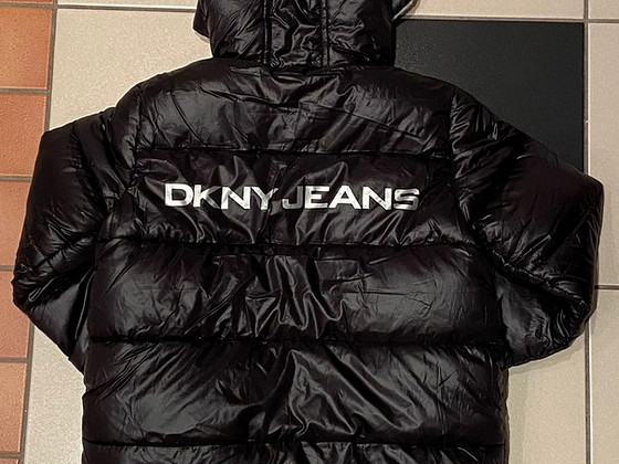 Детская куртка DKNY