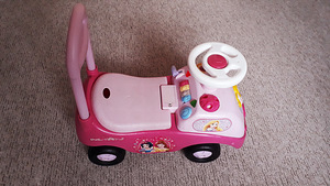 Disney mänguauto (pealeistumisauto) / käimistugi (1 foto / 4)