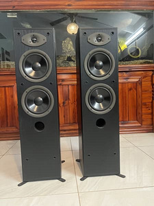 Yamaha NS-45E põrandakõlarid (1 foto / 3)