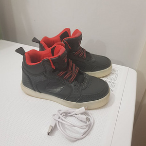 Laste tossud Skechers suurus 31 (1 foto / 4)