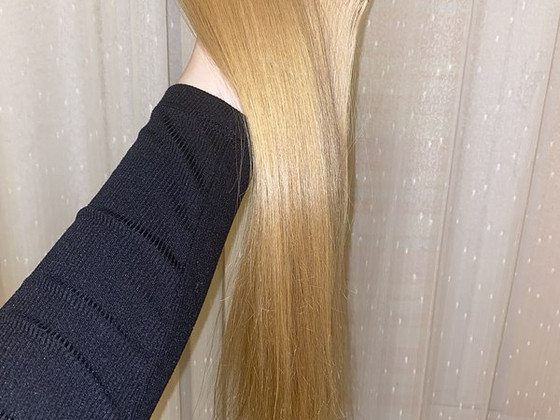 Müüjan juuksed / продам волосы