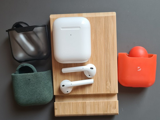 Airpods 2 TWS (True wireless charging case)