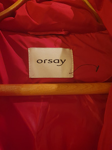 Новая зимняя куртка Orsay, размер 34 (2 фото из 3)