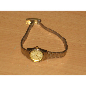 Женские Наручные часы Q&Q QUARTZ (1 фото из 3)