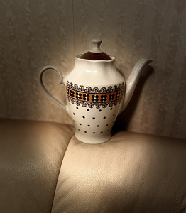Посуда фарфоровая (3 фото из 7)